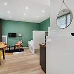 Pick A Flat\'s Apartment near Eiffel Tower - Allée Marguerite Yourcenar